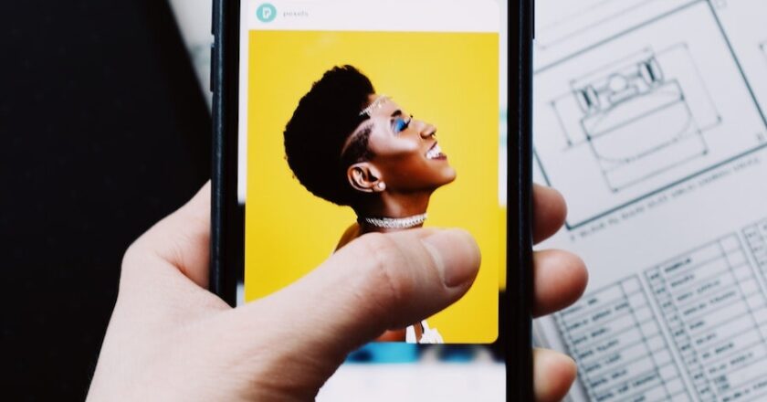 How to Create an Eye-Catching Photo Dump on Instagram