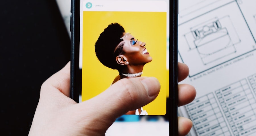 How to Create an Eye-Catching Photo Dump on Instagram