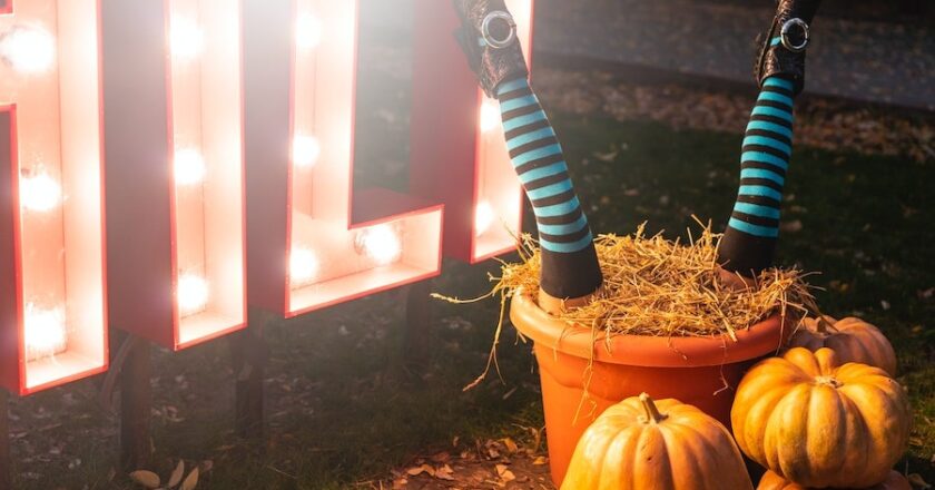 10 Fabulous Fall Porch Decor Ideas With Pumpkins