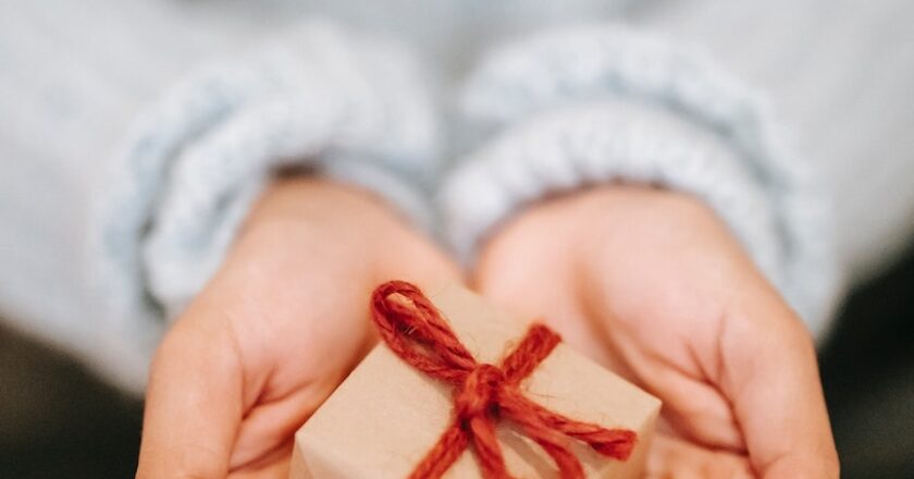 Holiday Gift Giving Tips For Your Parents Who Have Everything