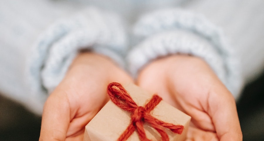 Holiday Gift Giving Tips For Your Parents Who Have Everything