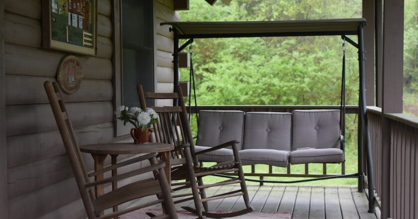 How To Find The Best Porch Swing For Your Home