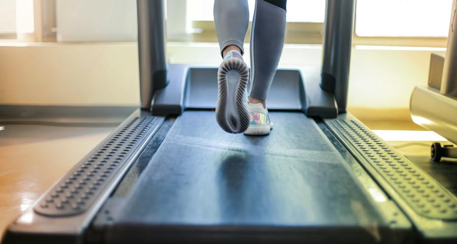 5 Considerations For Hiring A Treadmill To Get Fit